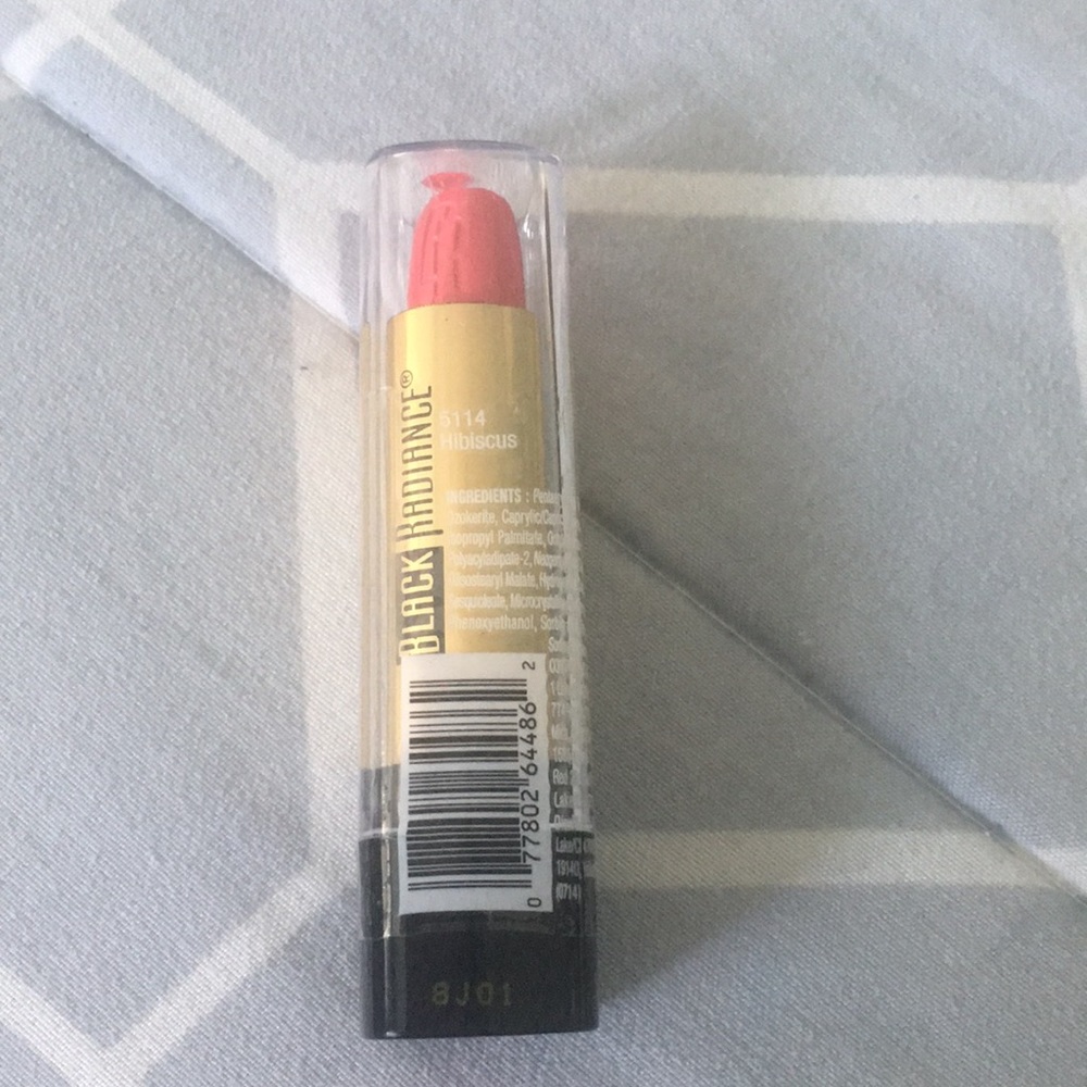 Lipstick - Picture 3 of 5